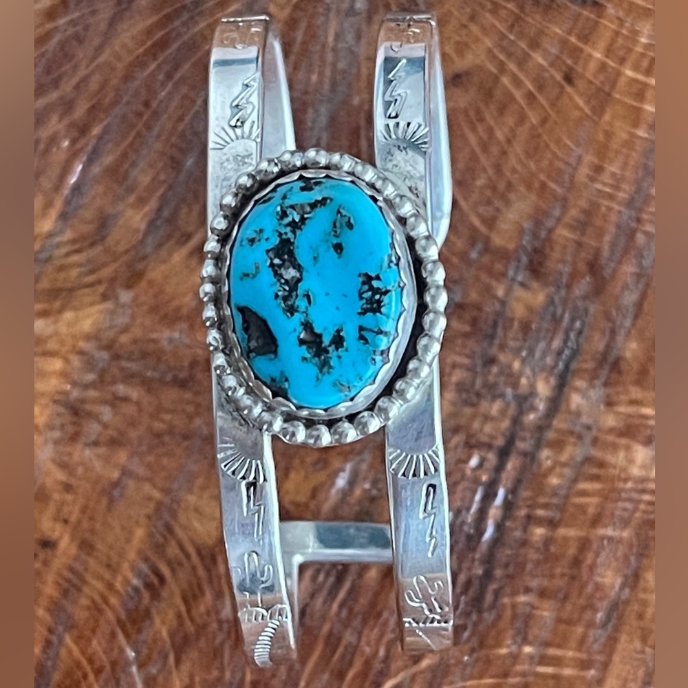 VintageNativeAmerican SignedDML Sky Blue Kingman Turquoise Nugget Cuff Bracelet